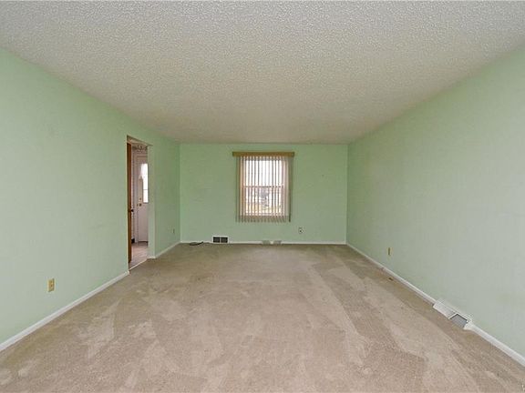 3rd image of 58 Greenhill Ter