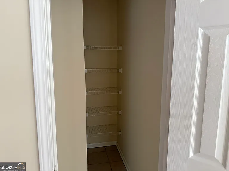 140 Trinity Dr — Photo 9
