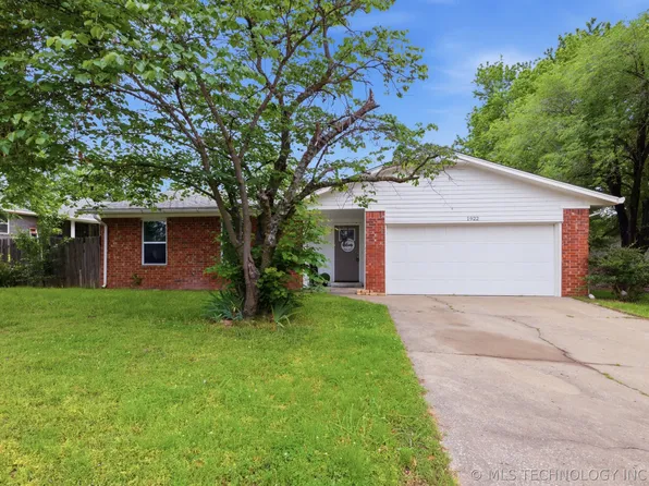 1922 S Muskogee St, Sapulpa, OK 74066