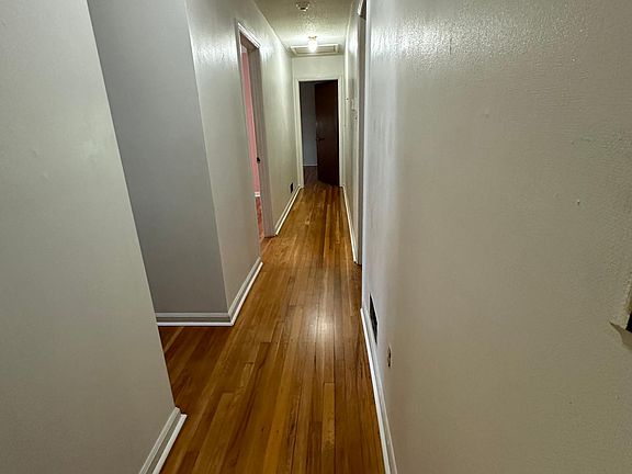 2nd image of 3323 Northside Dr