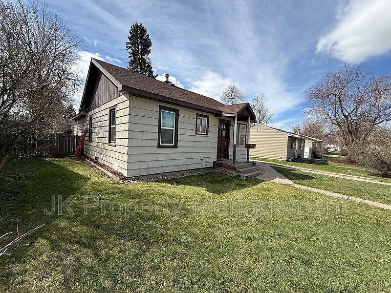 1st image of 1808 6th Ave S