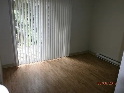 715 NE 178th Ave photo 1