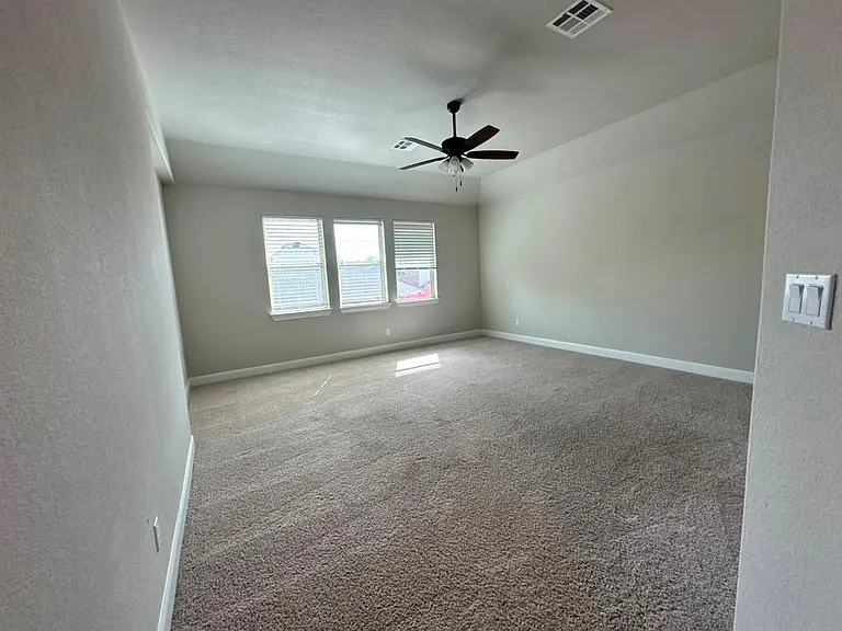 3004 Desert Shade Bnd — Photo 24