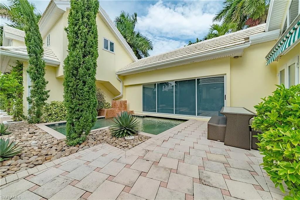 5 bed, 4.5 bath, 4400 sqft, $49,000 — Photo 4