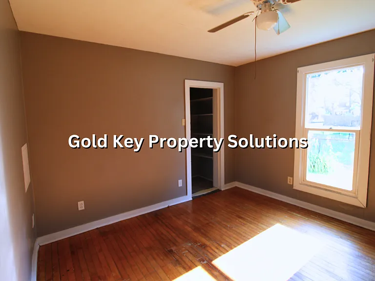 706 University Blvd — Photo 11
