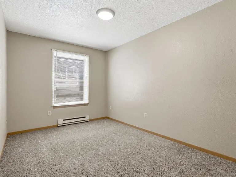 Campus View Apartments — Photo 14