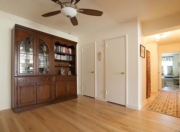 5th image of 1 Oakridge Pl APT 4K