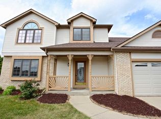 1402 Baron Ct, Auburn, IN