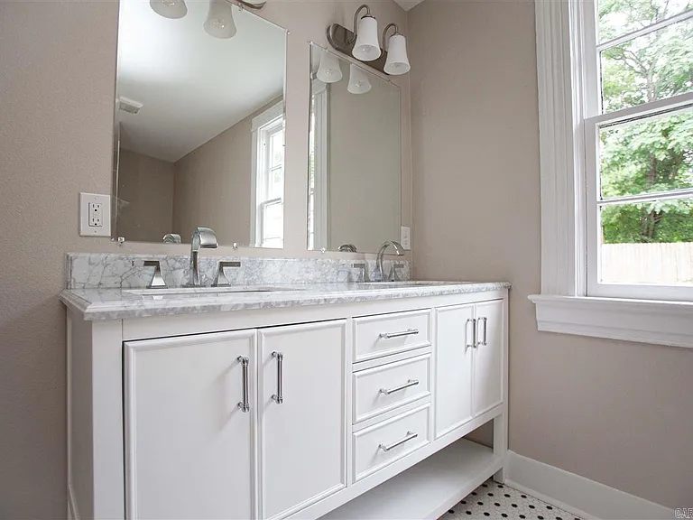 1510 Park Ln — Photo 18