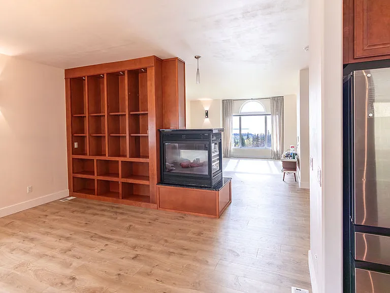 13431 Canyon Rd — Photo 14
