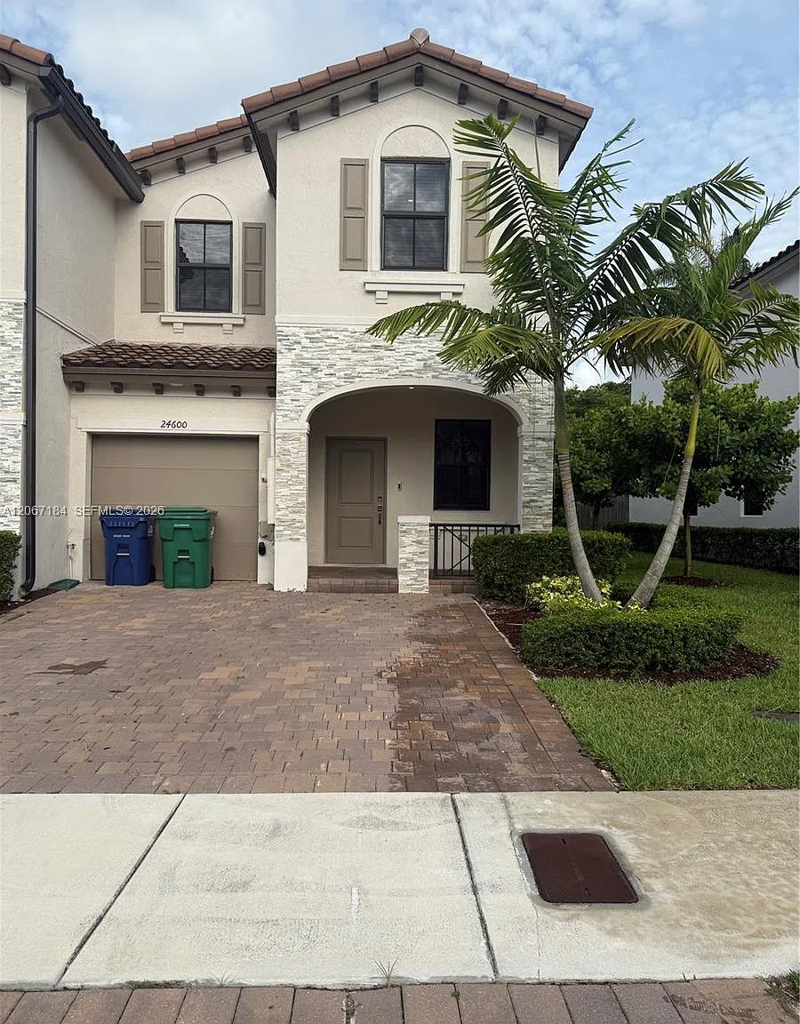 3 bed, 2.5 bath, 1697 sqft, $2,750 — Photo 1