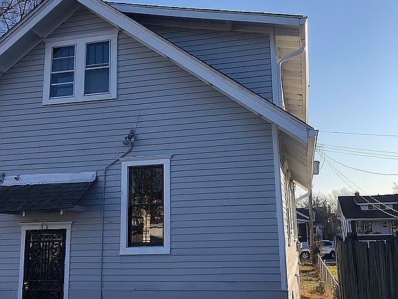 3rd image of 214 Glendora Ave