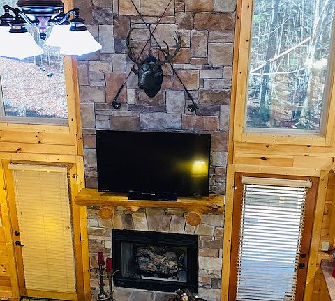 4th image of 1067 Monticello Dr