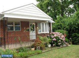 211 10th St, Upland, PA 19015