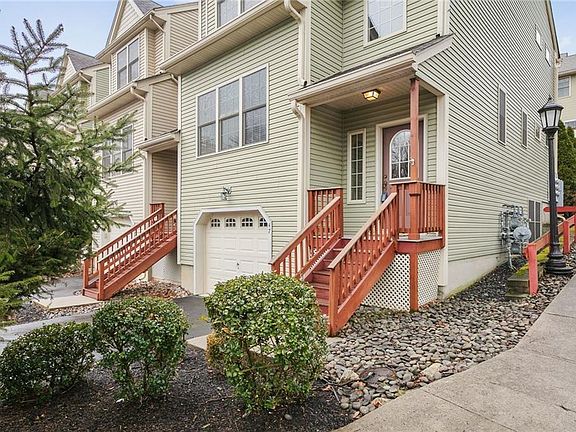 2nd image of 47 Winhaven Ct #6