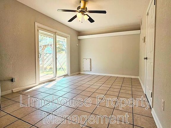 2nd image of 3069 Cobblestone Dr