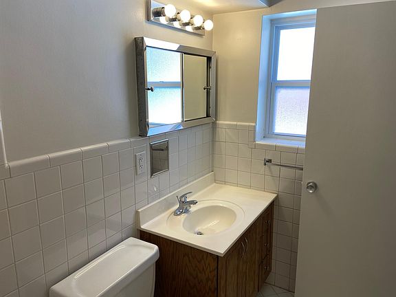 4th image of 8711 Delmar Blvd APT 1W