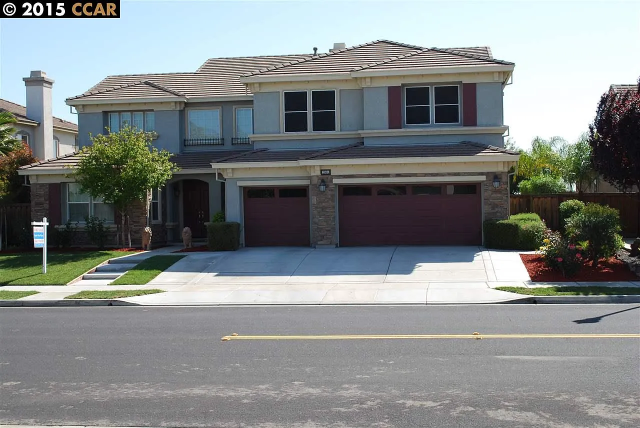 2004 Fitzgerald Way photo 1