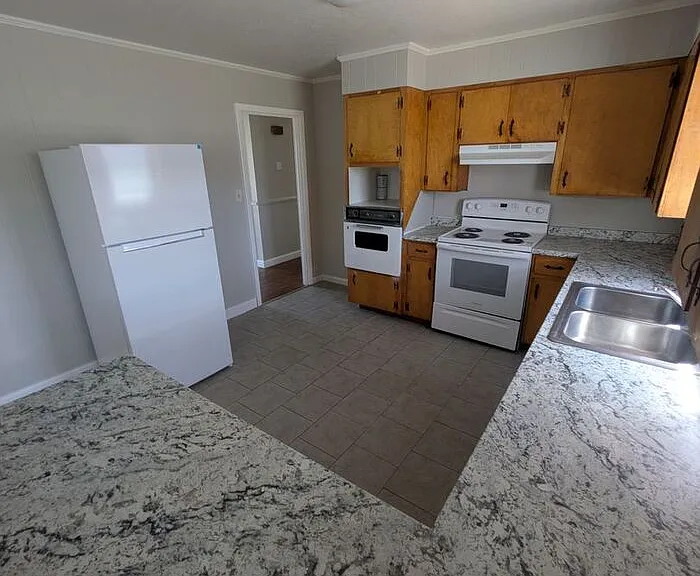 2842 Dale St #A — Photo 3