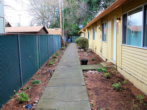 2nd image of 2908 E 33rd St