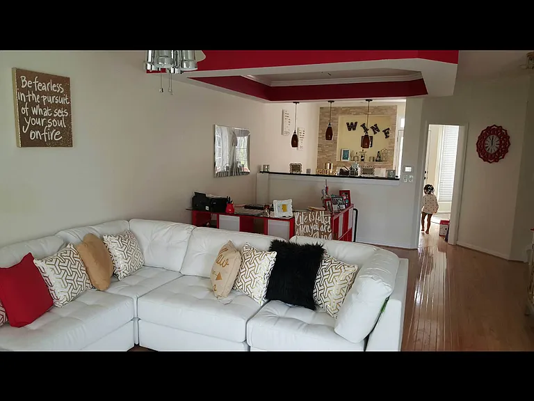 6634 Frost Lake Ln — Photo 4