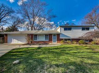 1324 Pfingsten Rd, Glenview, IL 60025