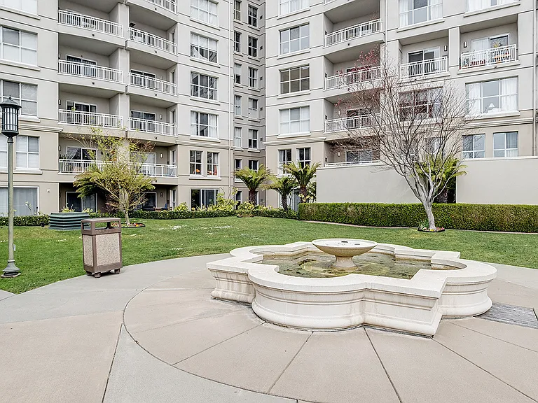 140 S Van Ness Ave #1131 — Photo 24