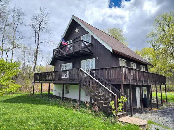 28 Railroad St, Freeville, NY 13068