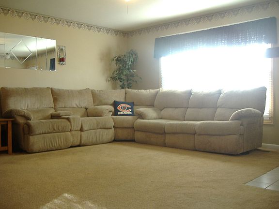 2nd image of 1093 Stratford Ln