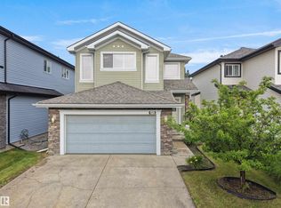 1932 67th St SW, Edmonton, AB T6X 0L9