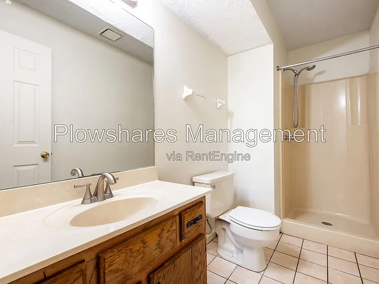 100 E Florence Ave #7 — Photo 7