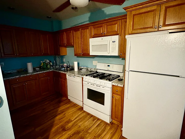 72 Pearl St #2 — Photo 2
