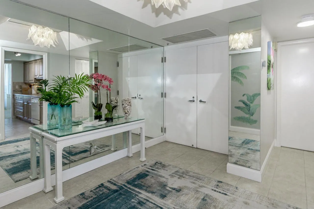 2 bed, 2.0 bath, 1435 sqft, $8,500 — Photo 4