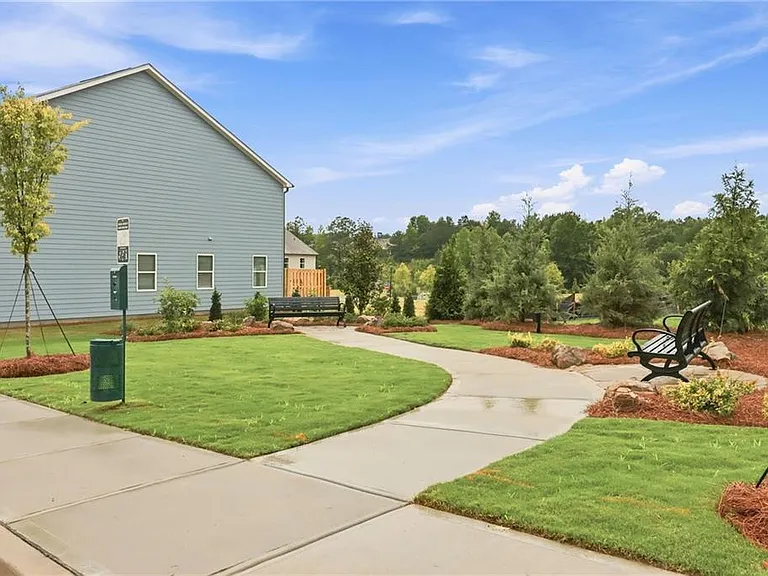 48 Berryville Dr — Photo 4