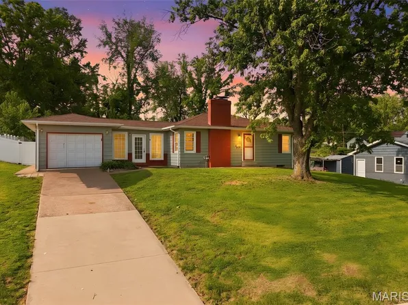 1206 N 5th St, Festus, MO 63028