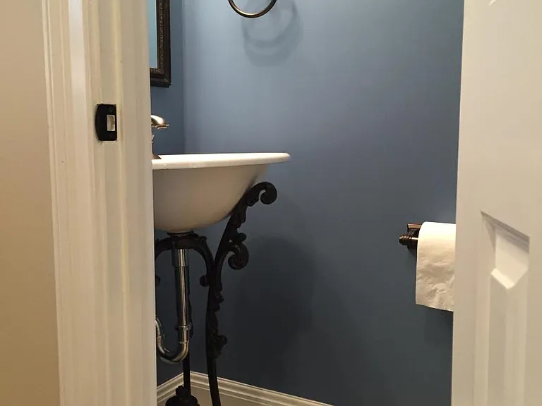 Mainfloor half bath #2