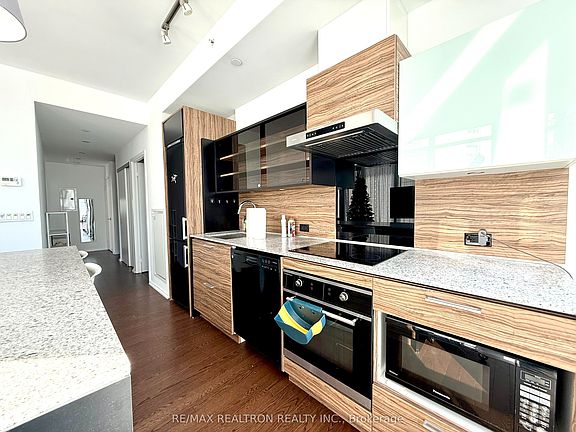 5th image of 75 Saint Nicholas St Unit 1104
