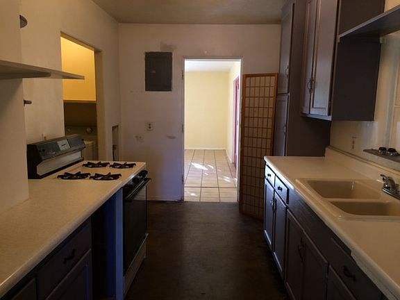 2nd image of 2109 Valencia Dr NE