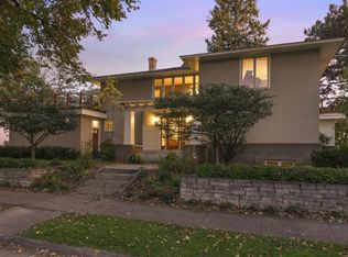 3201 E Calhoun Pkwy, Minneapolis, MN 55416