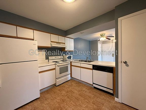 2nd image of 1906 S Plum Grove Rd #2A