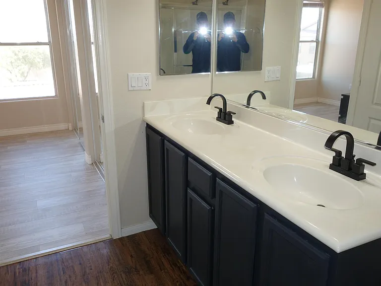 2305 W Horizon Ridge Pkwy #1323-1-1 — Photo 20