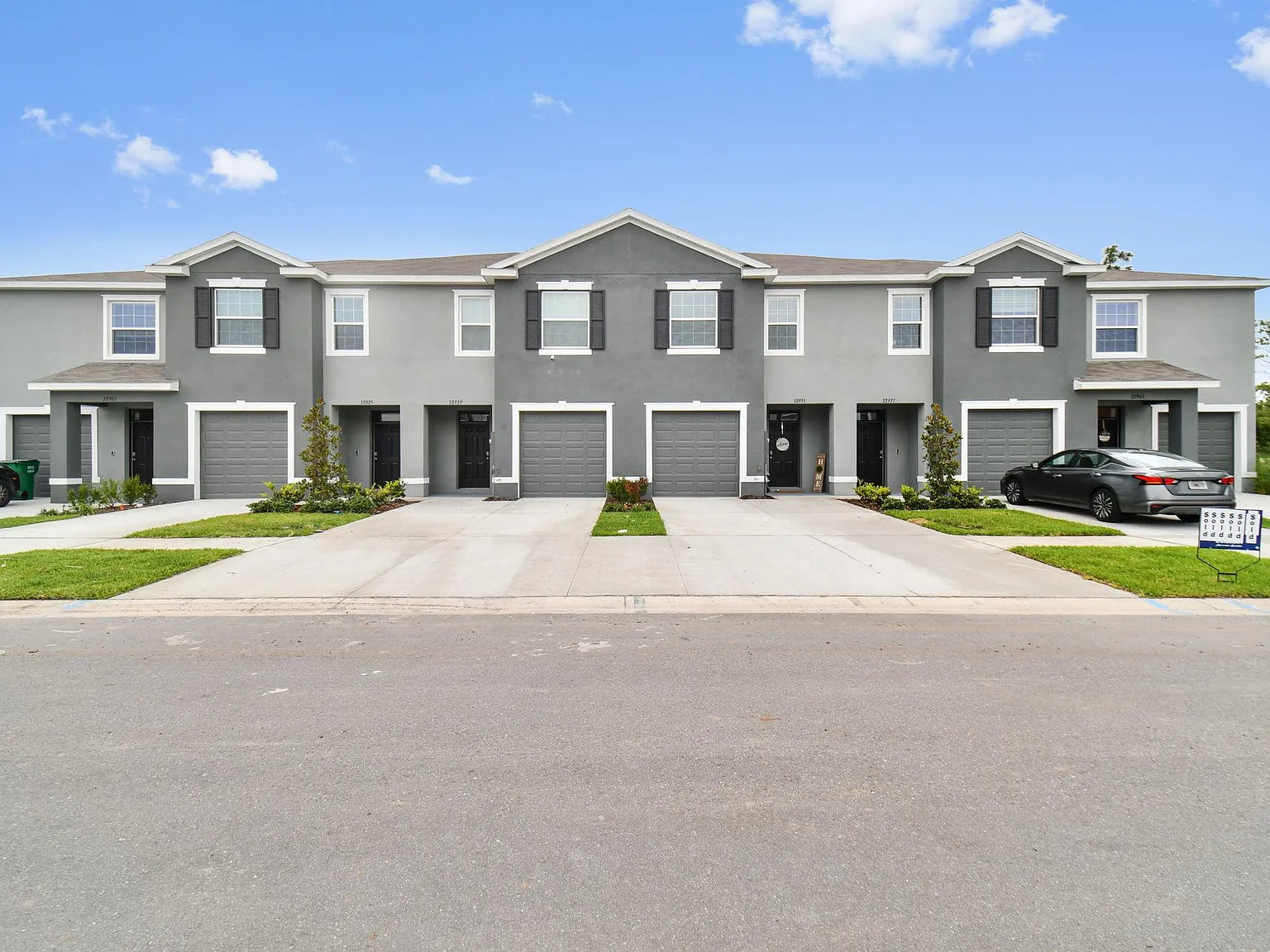 3 bed, 2.5 bath, 1758 sqft, $2,350 — Photo 3