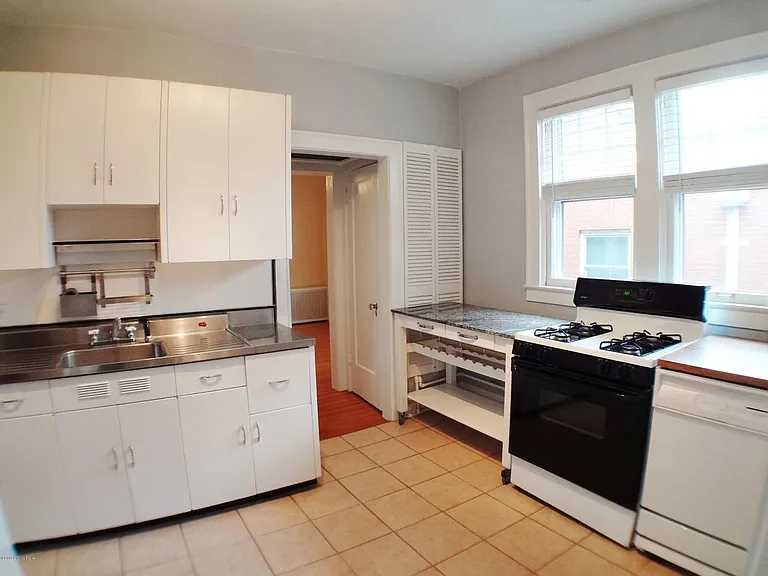 2450 Glenmary Ave #5 — Photo 10