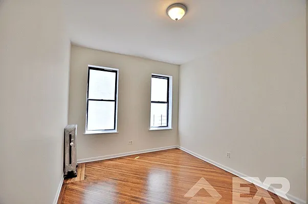 Rented by EXR | media 15