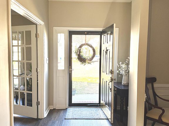 3rd image of 12200 Freemont Ln