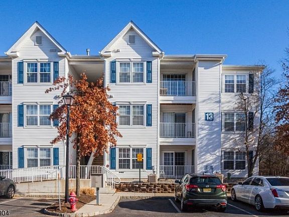 3rd image of 1335 Waterford Dr #1335