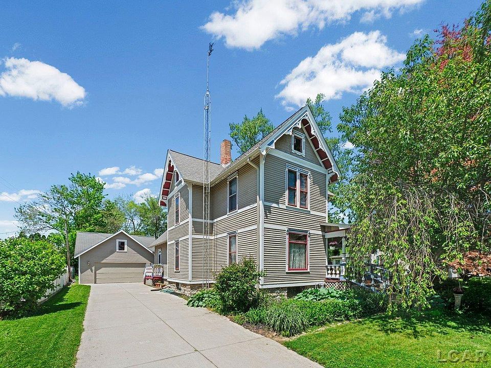 1st image of 226 Giles Ave