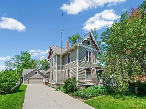 226 Giles Ave, Blissfield, MI 49228