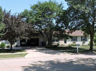 2206 S Driftwood Ln, Appleton, WI 54915