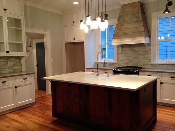 4th image of 814 W 17th St